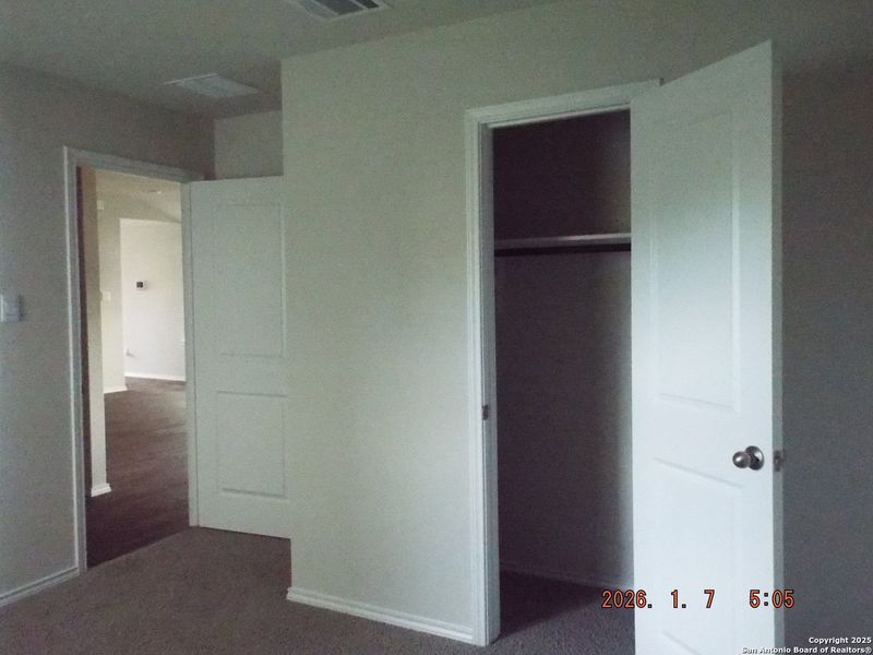 Spacious, unfurnished interior of a new home in Salado Creek, San Antonio (Image 23). Spacious, unfurnished interior of a new home in Salado Creek, San Antonio (Image 23).