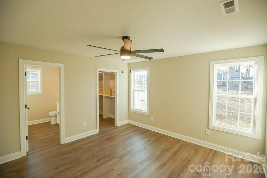Spacious, unfurnished interior of a new home in , Kannapolis (Image 17).