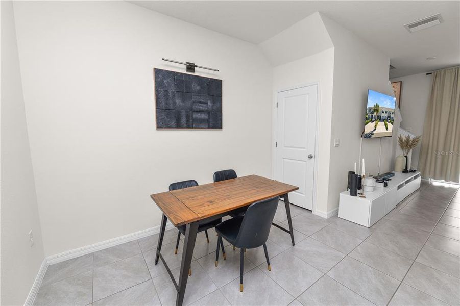 Furnished interior view inside a new home in , Plant City (Image 4).