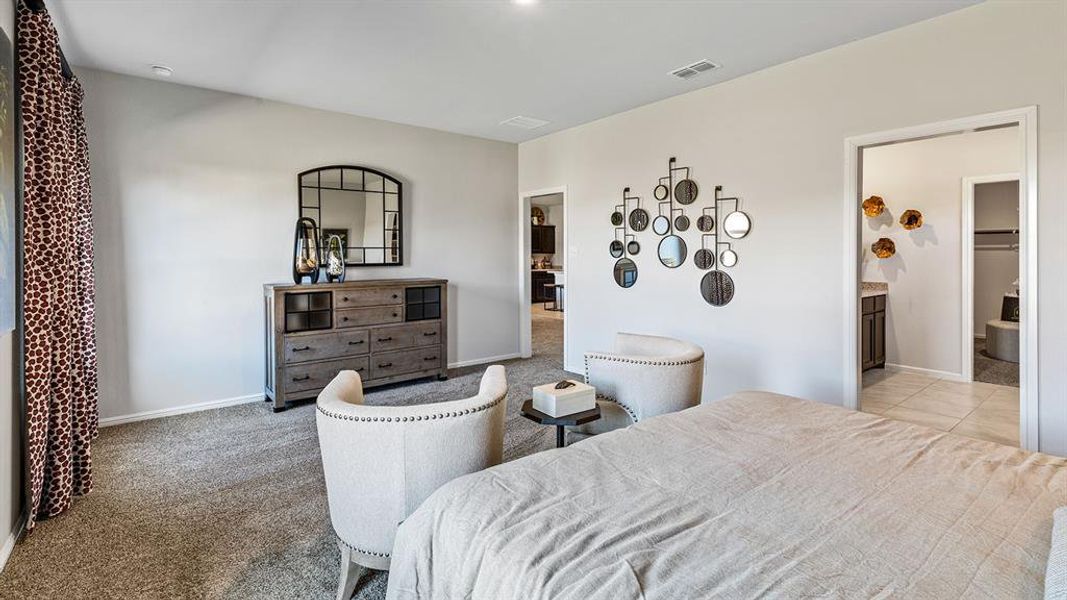 Furnished interior view inside a new home in Bella Vista, Granbury (Image 10).