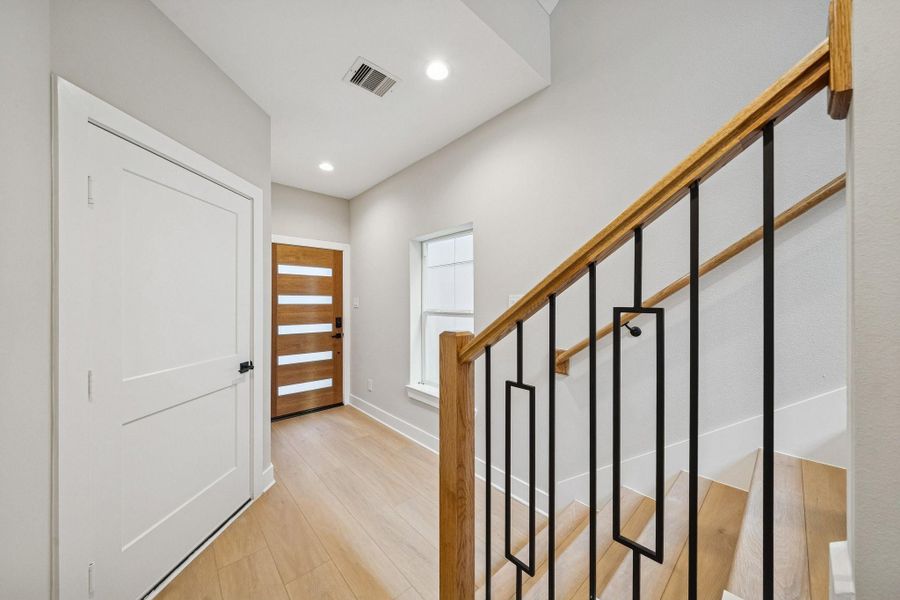 Spacious, unfurnished interior of a new home in , Houston (Image 20).