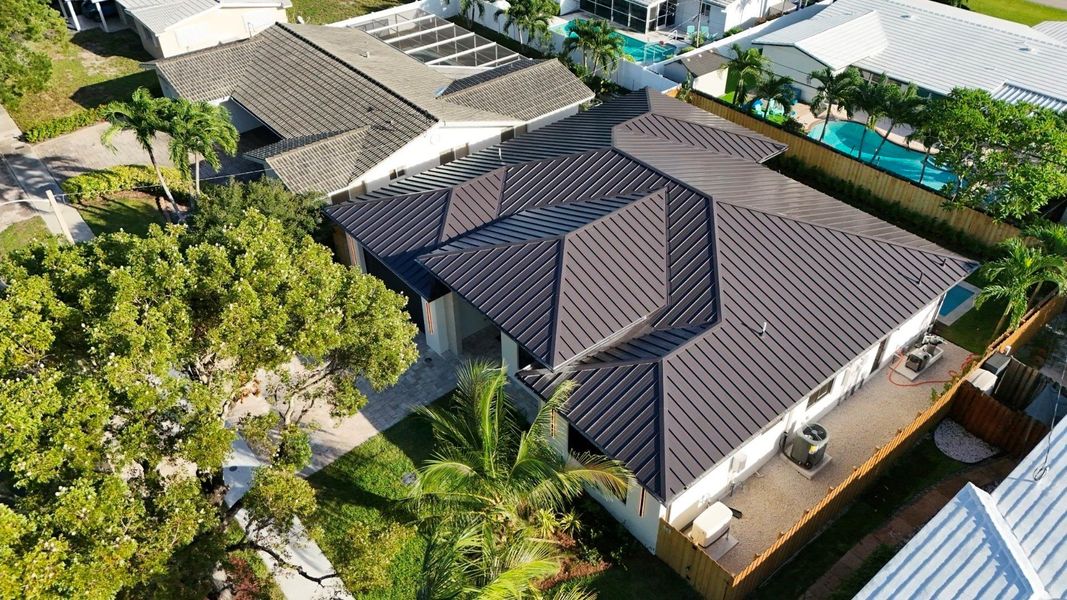 Exterior details and patio area of a home in , Fort Lauderdale (Image 27). Exterior details and patio area of a home in , Fort Lauderdale (Image 27).