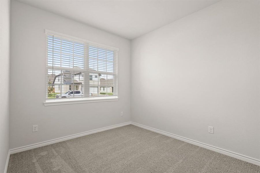 Spacious, unfurnished interior of a new home in Sycamore Landing, Fort Worth (Image 12).