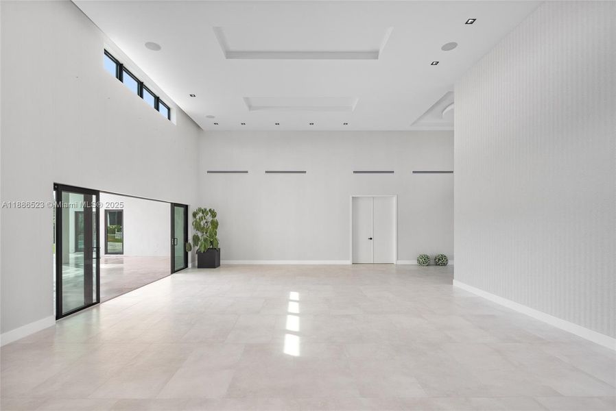 Spacious, unfurnished interior of a new home in , Southwest Ranches (Image 18).