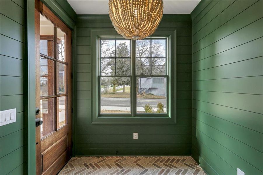 Exterior details and patio area of a home in , Gainesville (Image 24).