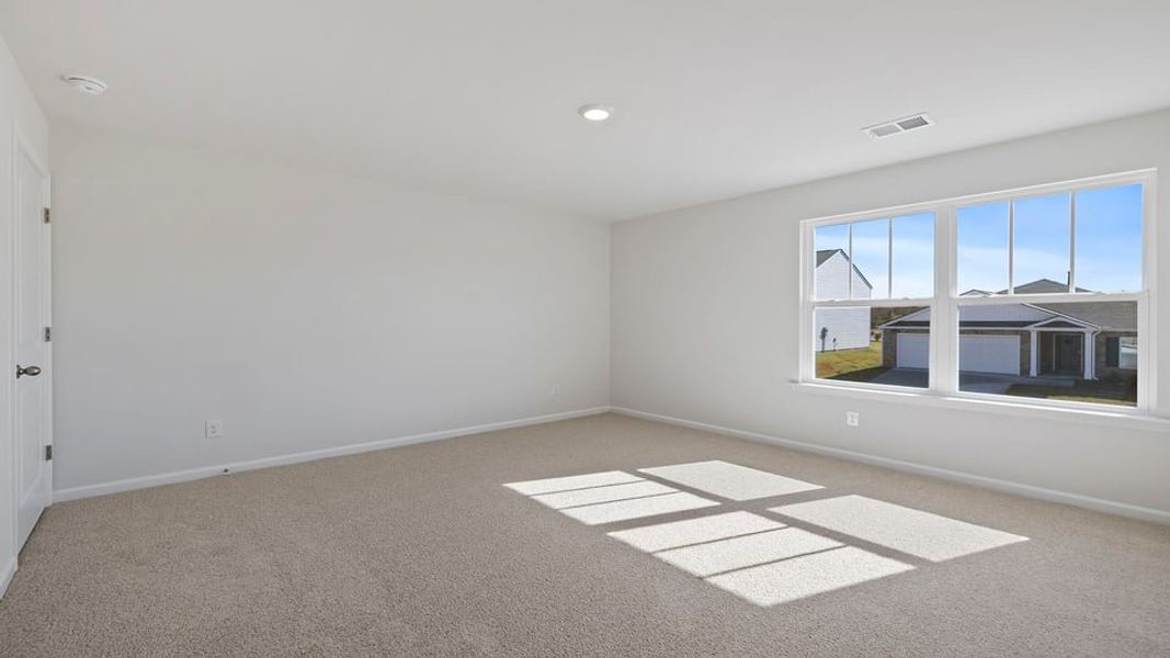 Spacious, unfurnished interior of a new home in Cedar Gap, Fountain Inn (Image 27).