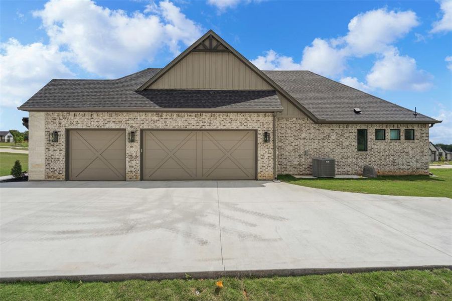 Front exterior of a new home in , Weatherford, TX, highlighting curb appeal (Image 24).