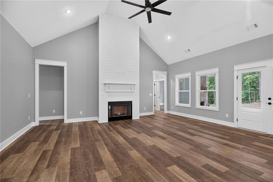 Spacious, unfurnished interior of a new home in , Dallas (Image 40). Spacious, unfurnished interior of a new home in , Dallas (Image 40).
