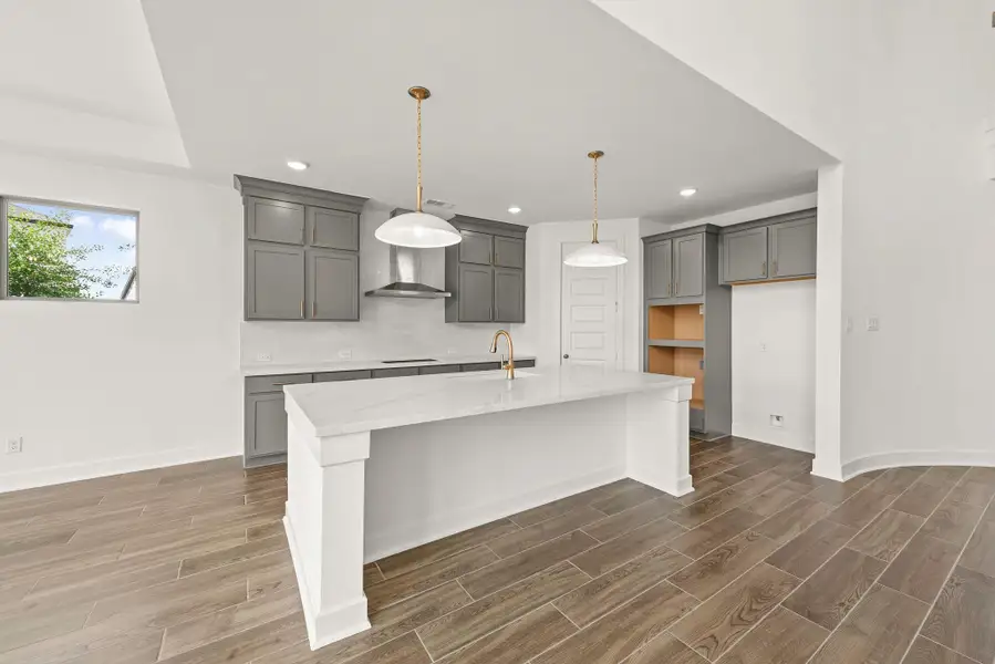 Representative image. Features, specifications, selections and colors may vary. Representative image. Features, specifications, selections and colors may vary.