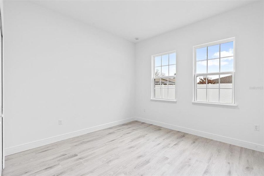 Spacious, unfurnished interior of a new home in , Ocala (Image 21).