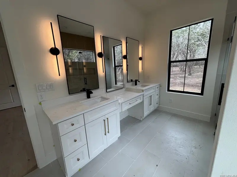 Furnished interior view inside a new home in , Boerne (Image 7).