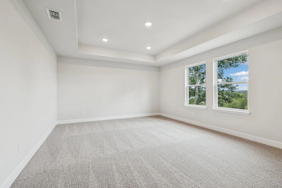 Spacious, unfurnished interior of a new home in Cades Bluff, Lebanon (Image 26).