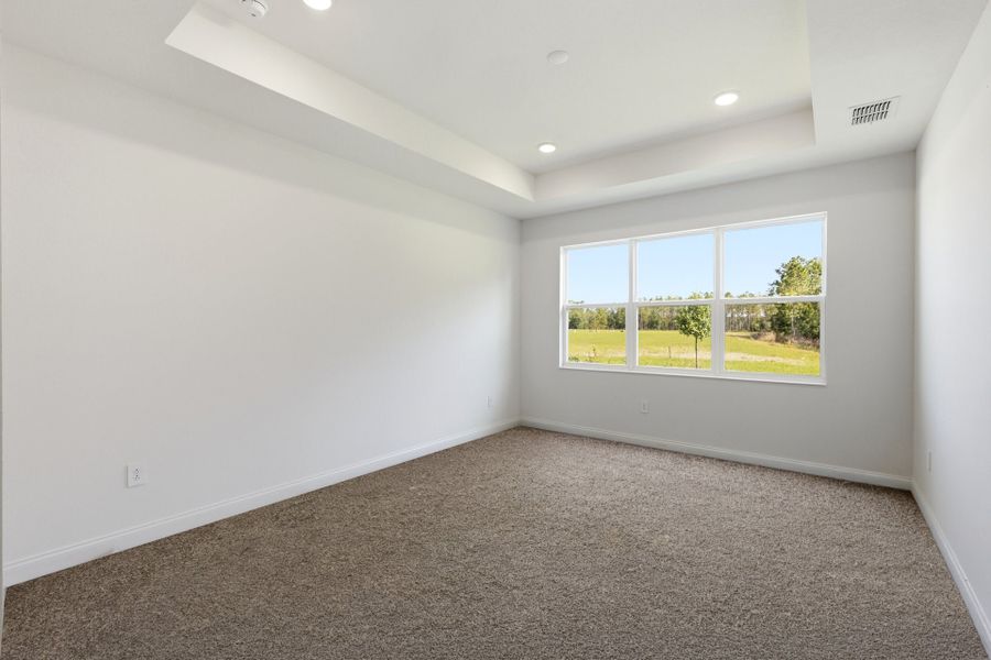 Spacious, unfurnished interior of a new home in Tamarack at Two Rivers, Zephyrhills (Image 18).