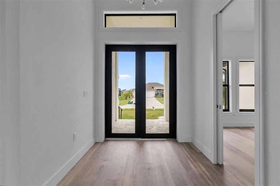 Spacious, unfurnished interior of a new home in , Port Charlotte (Image 6).