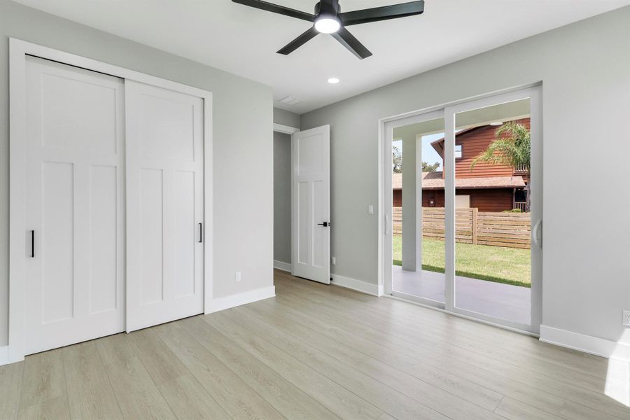 Spacious, unfurnished interior of a new home in , Jensen Beach (Image 41).