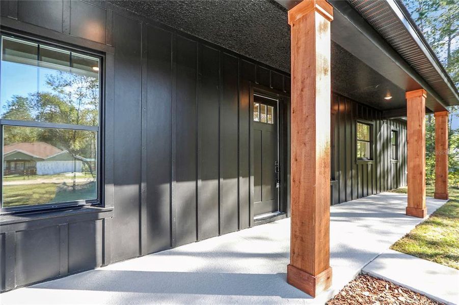 Exterior details and patio area of a home in , Ocala (Image 19).