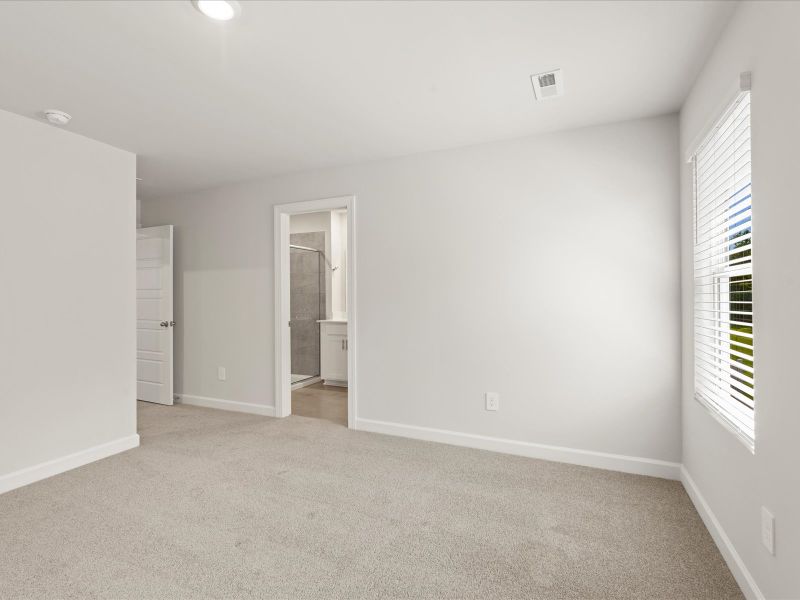 Spacious, unfurnished interior of a new home in Avalon Townes, Lyman (Image 14).