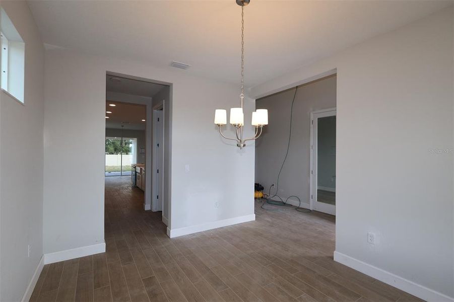 Spacious, unfurnished interior of a new home in Willow Run, Apopka (Image 12).