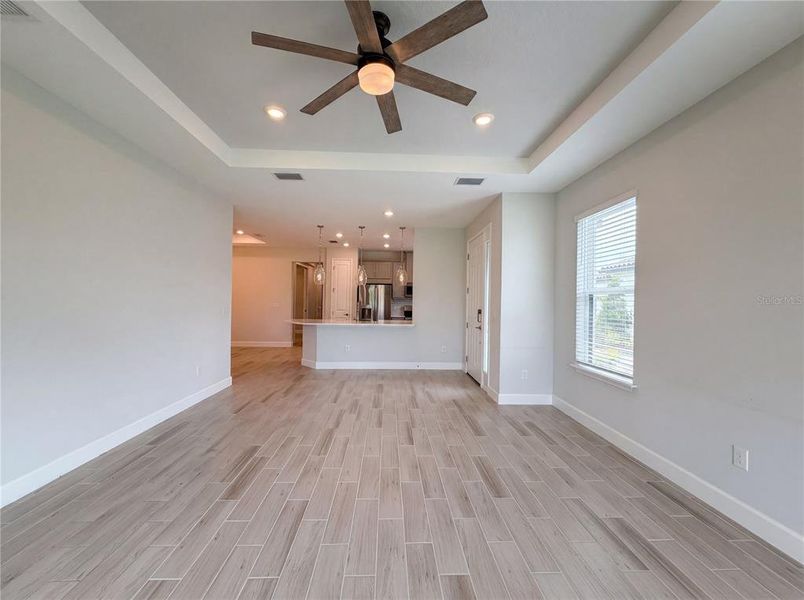 Spacious, unfurnished interior of a new home in , Sarasota (Image 15).