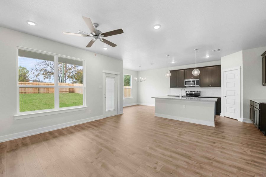Spacious, unfurnished interior of a new home in Oak Ridge, Temple (Image 4). Spacious, unfurnished interior of a new home in Oak Ridge, Temple (Image 4).