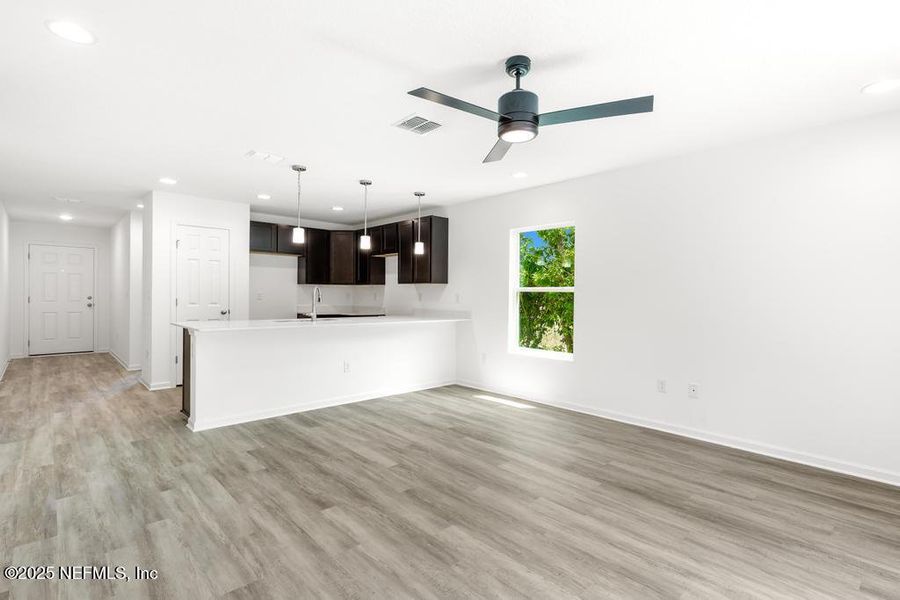 Spacious, unfurnished interior of a new home in , Jacksonville (Image 22).