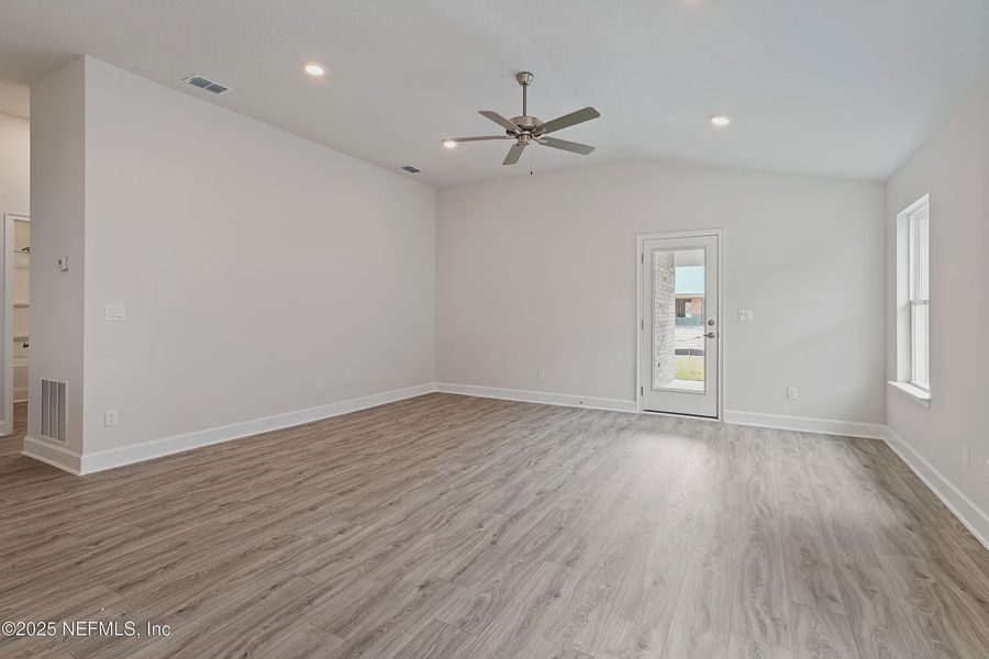 Spacious, unfurnished interior of a new home in Shadow Crest at Rolling Hills, Green Cove Springs (Image 10). Spacious, unfurnished interior of a new home in Shadow Crest at Rolling Hills, Green Cove Springs (Image 10).