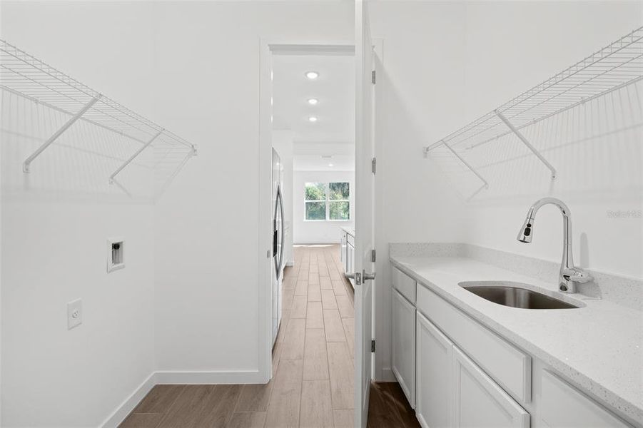 Spacious, unfurnished interior of a new home in , North Port (Image 33).