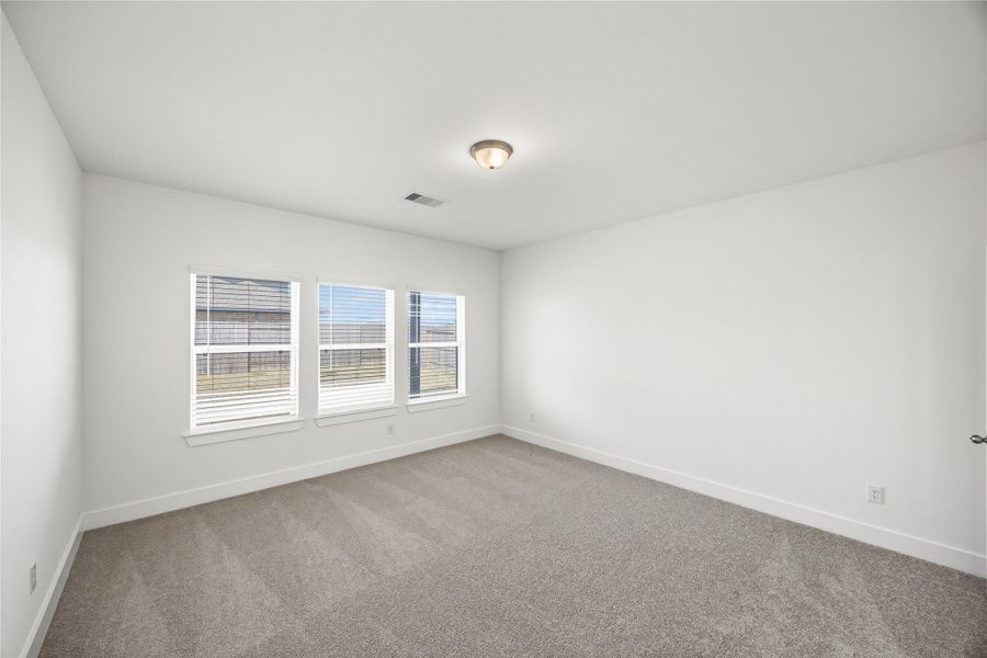 Spacious, unfurnished interior of a new home in River Ranch Meadows, Dayton (Image 31).