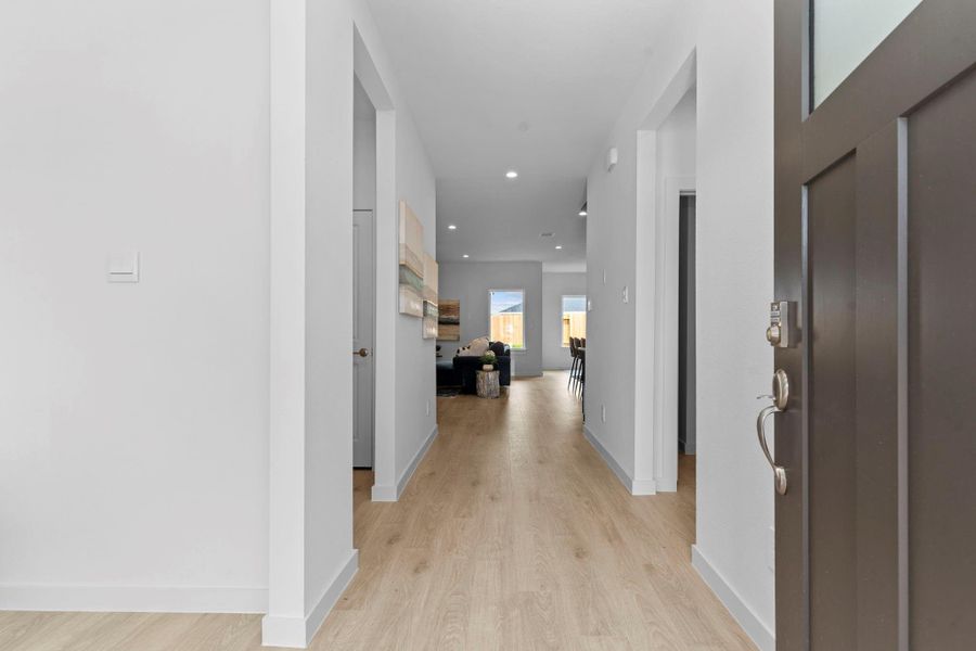 Spacious, unfurnished interior of a new home in Tamarron, Fulshear (Image 22). Spacious, unfurnished interior of a new home in Tamarron, Fulshear (Image 22).