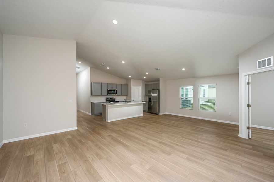 Spacious, unfurnished interior of a new home in Two Rivers, Zephyrhills (Image 19).