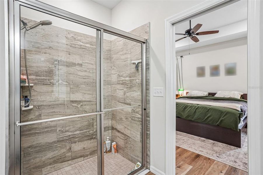 Furnished interior view inside a new home in , Umatilla (Image 32).