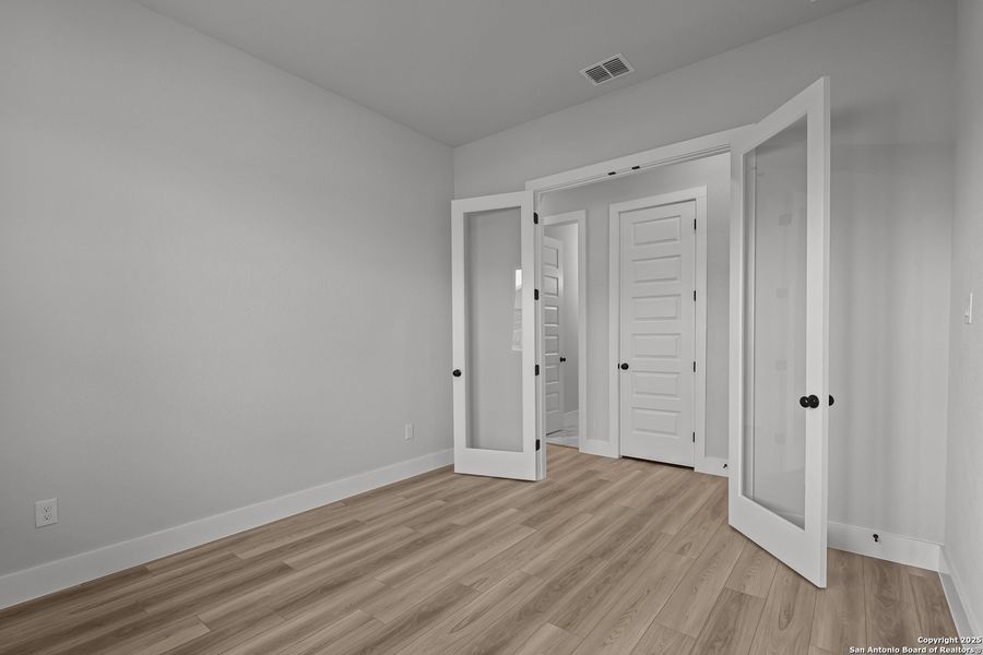 Spacious, unfurnished interior of a new home in Homestead, Schertz (Image 30).