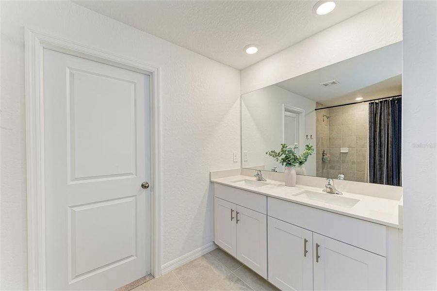 Furnished interior view inside a new home in , Sarasota (Image 39).