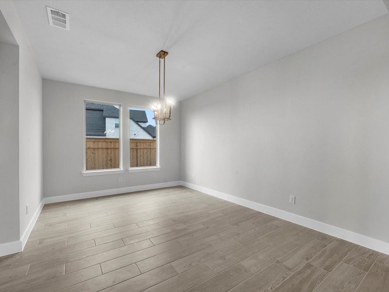 Representative image. Features, selections and colors may vary.