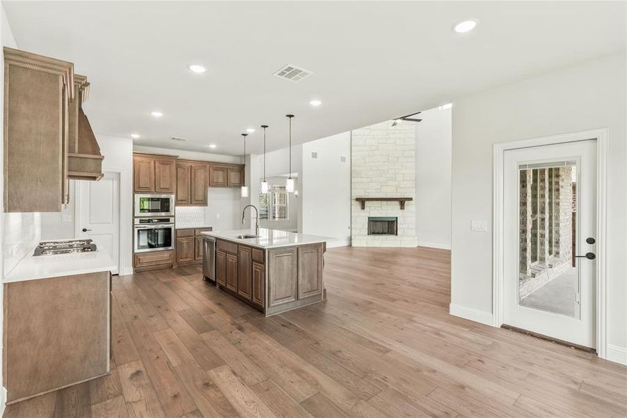 Furnished interior view inside a new home in Liberty, Melissa (Image 10).