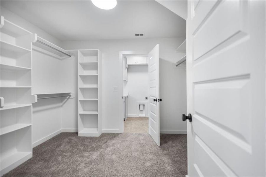 Image 37 of a home in .