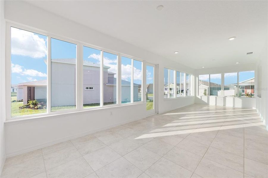 Spacious, unfurnished interior of a new home in Calesa Township, Ocala (Image 43).