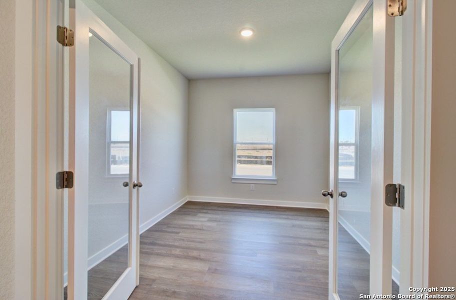 Spacious, unfurnished interior of a new home in Westridge, San Antonio (Image 22).