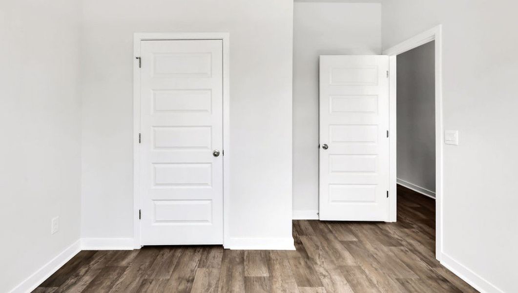 Spacious, unfurnished interior of a new home in Eagle Creek, Bolivia (Image 21).