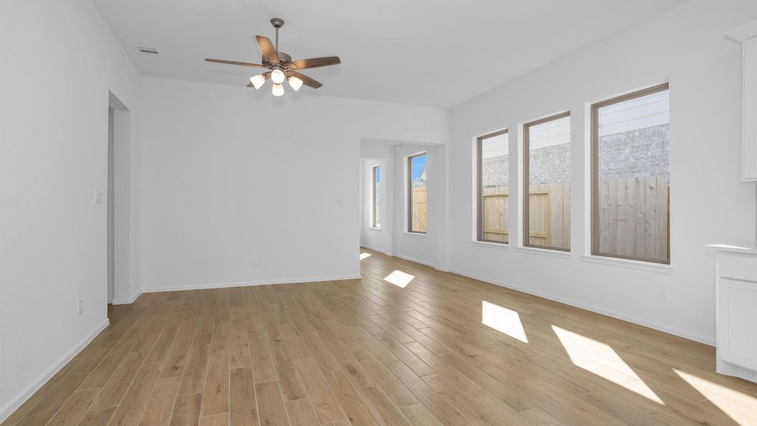 Spacious, unfurnished interior of a new home in Candela 40', Richmond (Image 8).