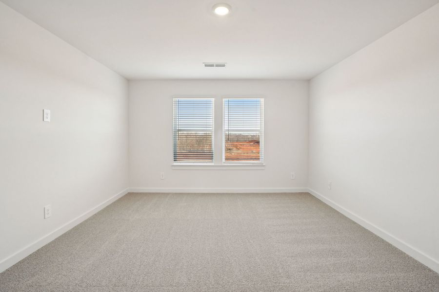 Spacious, unfurnished interior of a new home in River Ridge, Clarksville (Image 11).