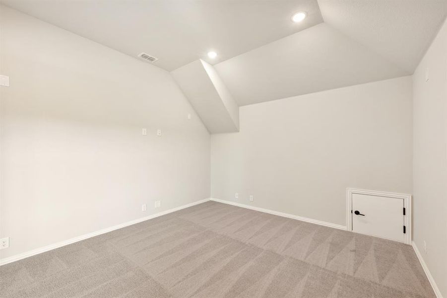 Spacious, unfurnished interior of a new home in The Grove, Midlothian (Image 32).