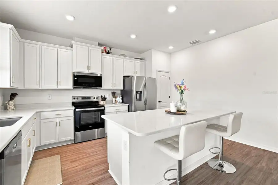 Furnished interior view inside a new home in , Land O' Lakes (Image 32).