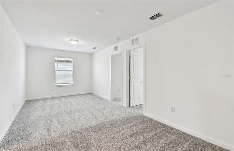 Spacious, unfurnished interior of a new home in Oakfield Lakes, Parrish (Image 17).