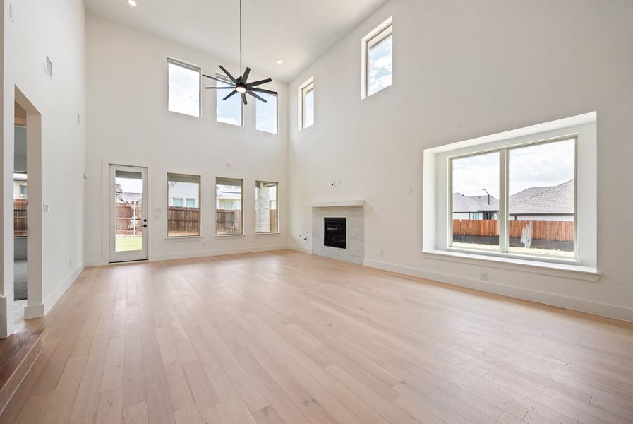 Spacious, unfurnished interior of a new home in Tavolo Park, Fort Worth (Image 24).
