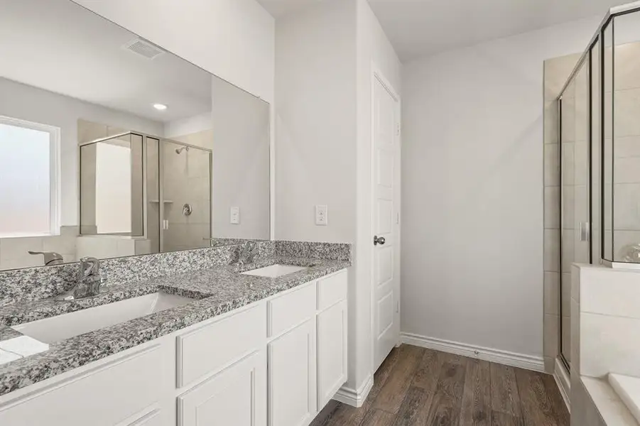 Furnished interior view inside a new home in Sycamore Landing, Fort Worth (Image 5). Furnished interior view inside a new home in Sycamore Landing, Fort Worth (Image 5).