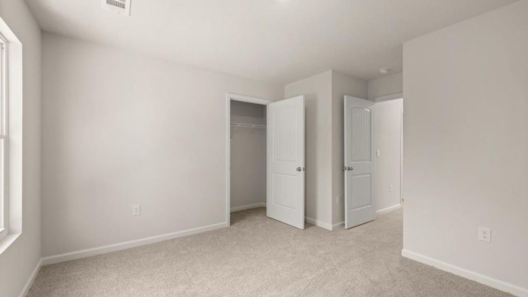 Spacious, unfurnished interior of a new home in Rolling Meadows, Jasper (Image 8).