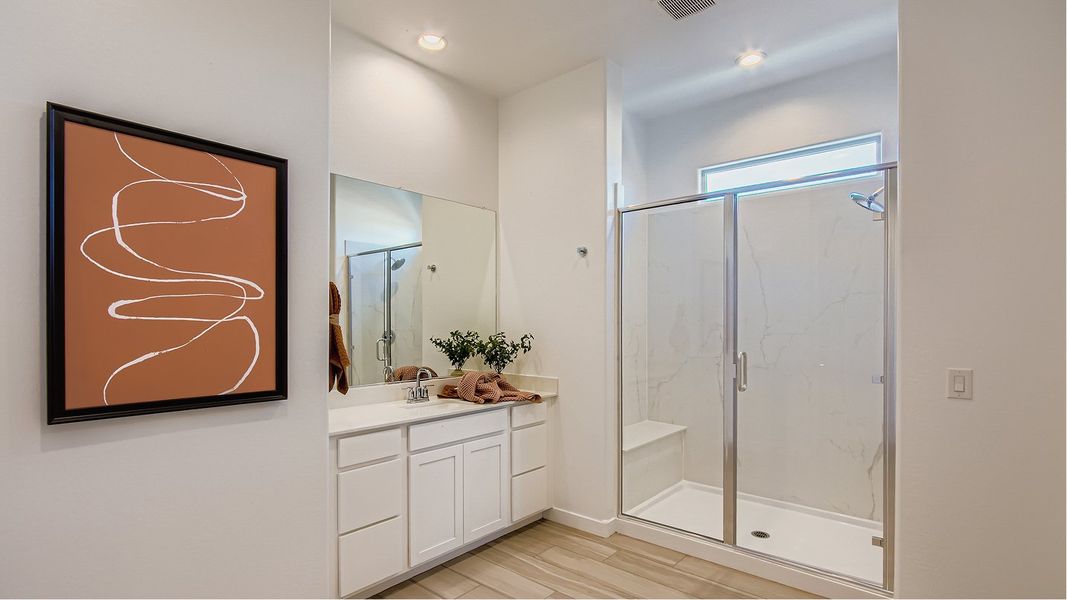 5582 Evolution Owners Bath 1of2 F1 Base6