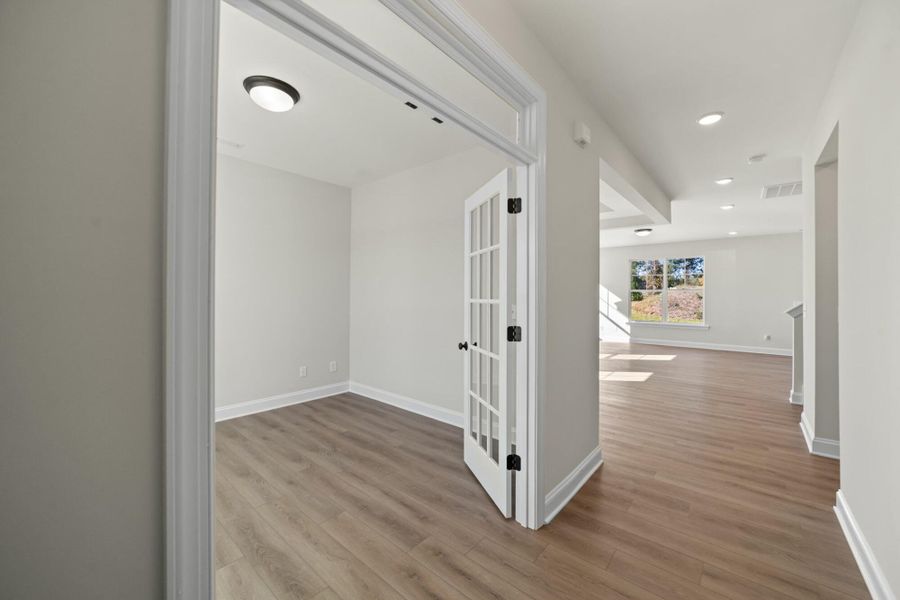 Spacious, unfurnished interior of a new home in Pisgah Park, Kernersville (Image 16).