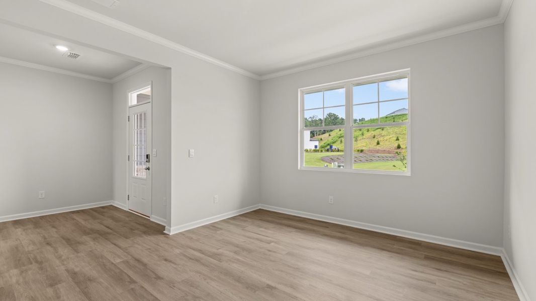 Representative unfurnished interior of a home built from the Green by D.R. Horton in Aurora Creek, Dallas (Image 14).